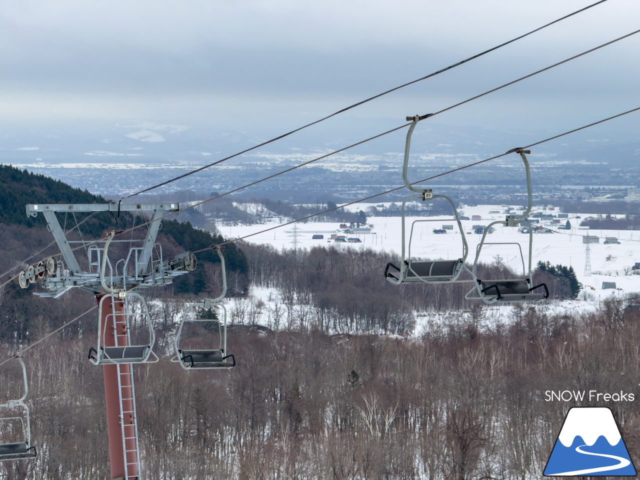 ローカル巡りのシーズン到来！新十津川町そっち岳スキー場でひと滑りしてから、岩見沢市に今月オープンしたスキーハイキング専門店『well-tuned』を訪ねて♪
